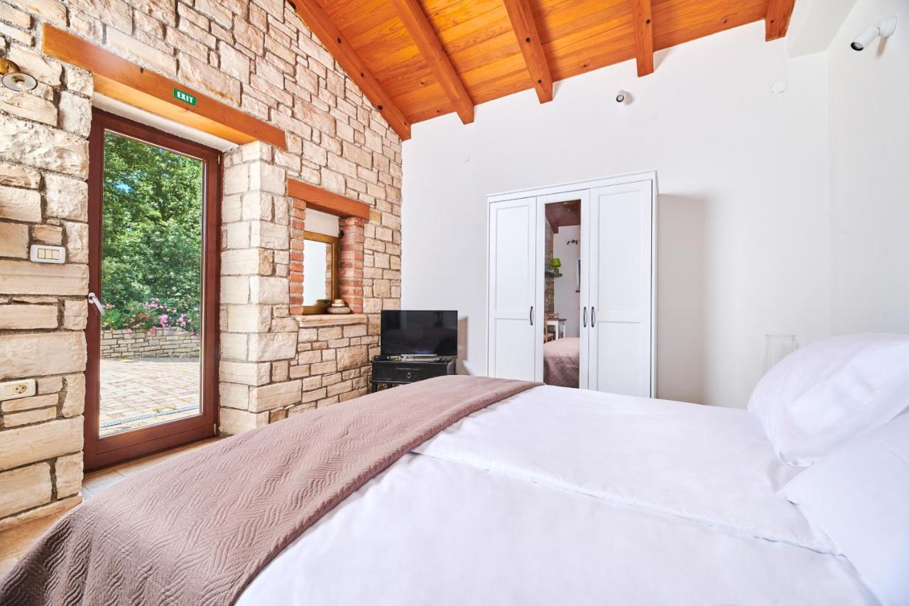 Villa Volpija Buje Luaran gambar